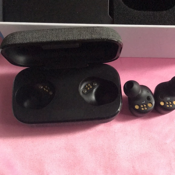 Sennheiser Momentum TrueWireless2 Earbuds~Black. Mildly used in great condition - Picture 5 of 8
